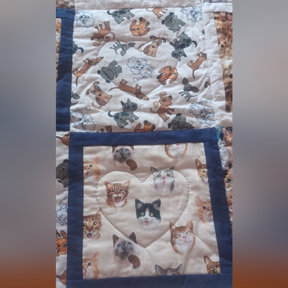 Quilt Colorblock Animal Dog Cat Print Reversible Patchwork Handmade Blanket - Picture 3 of 9
